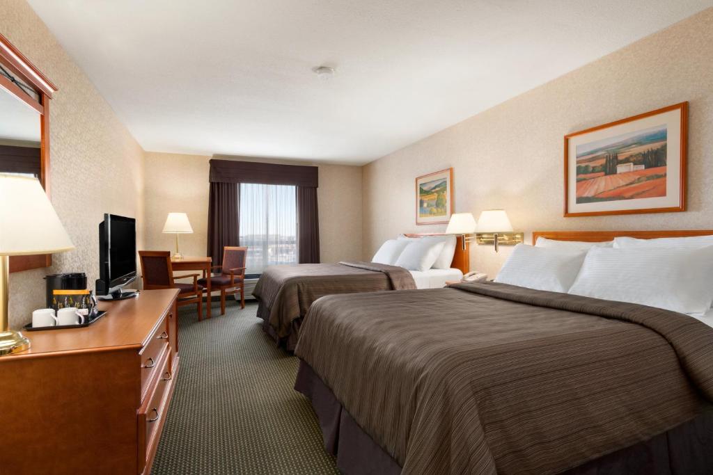 
Queen Room with Two Queen Beds - Non-Smoking
