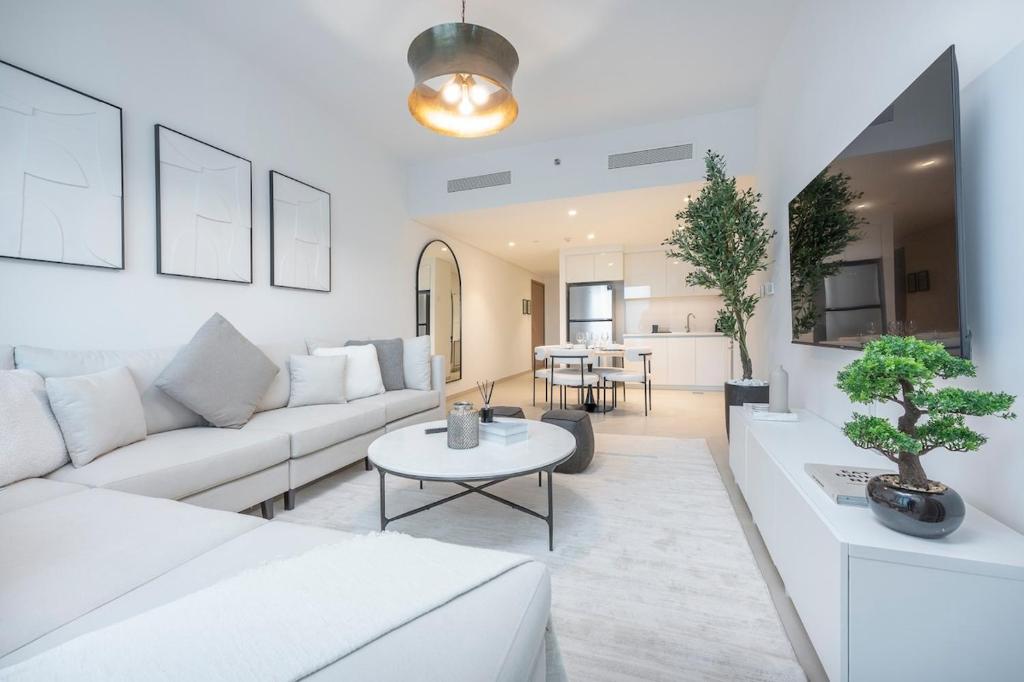 Cozy Spacious 2-Bedroom Apartment in Downtown, Dubai (updated prices 2025)