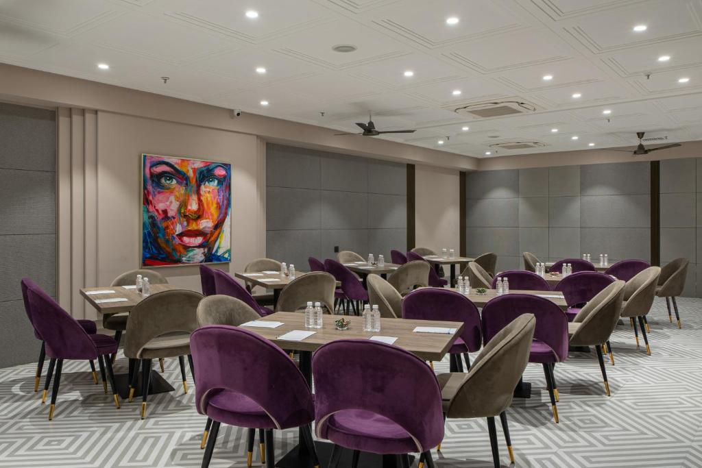Posezení v ubytování Hotel Sunstar Grand