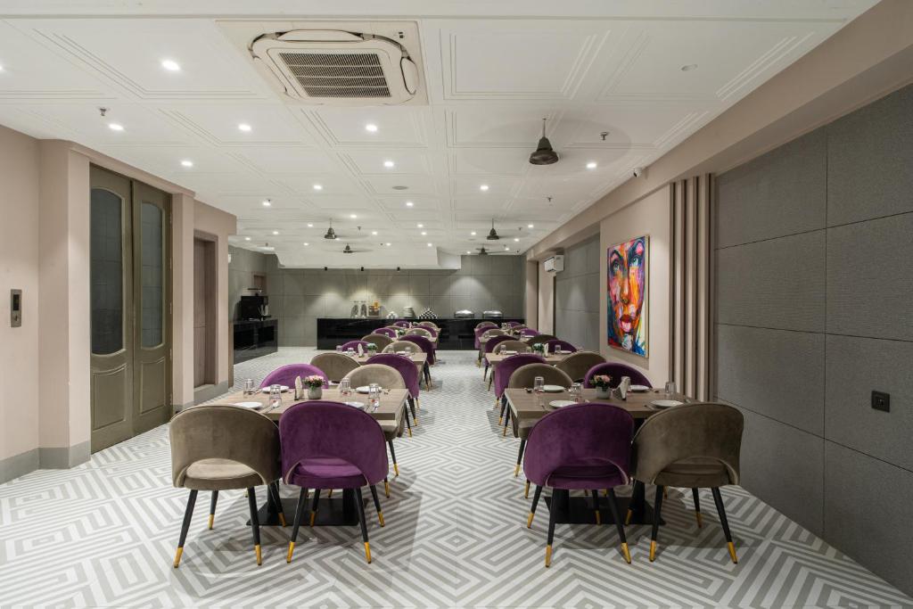 Posezení v ubytování Hotel Sunstar Grand