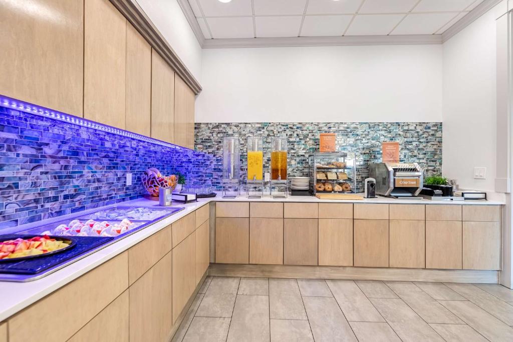 Kuchyň nebo kuchyňský kout v ubytování Homewood Suites by Hilton East Rutherford - Meadowlands, NJ