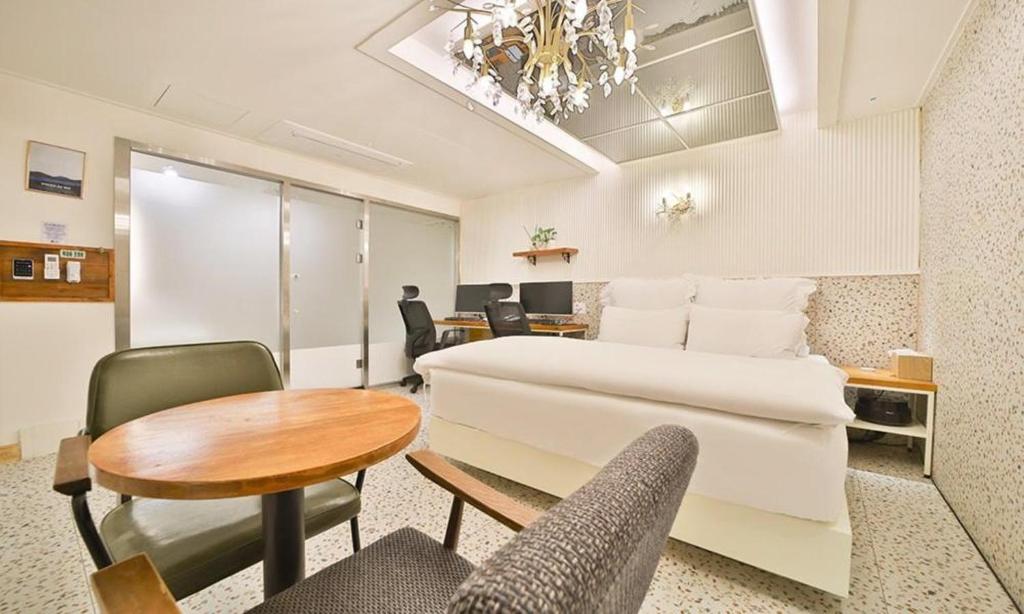 Posezení v ubytování Daegu February Hotel DongdaeguStation