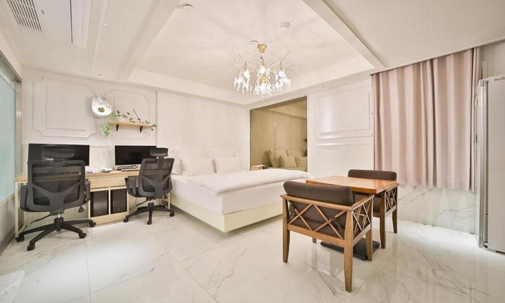 Posezení v ubytování Daegu February Hotel DongdaeguStation