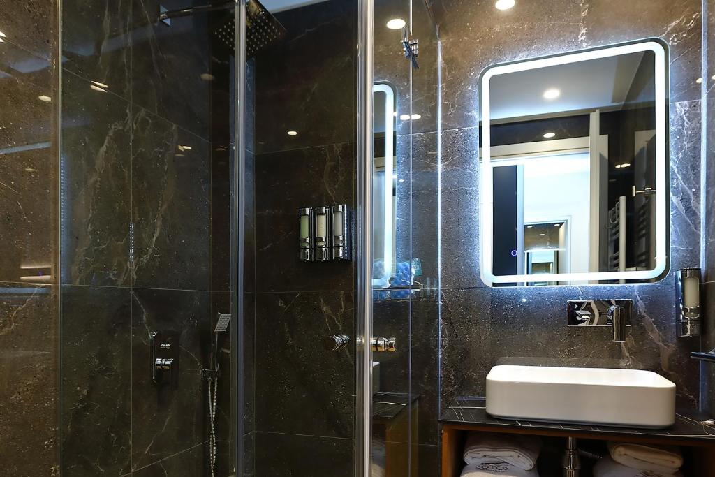 Zotos Luxury Living - 18