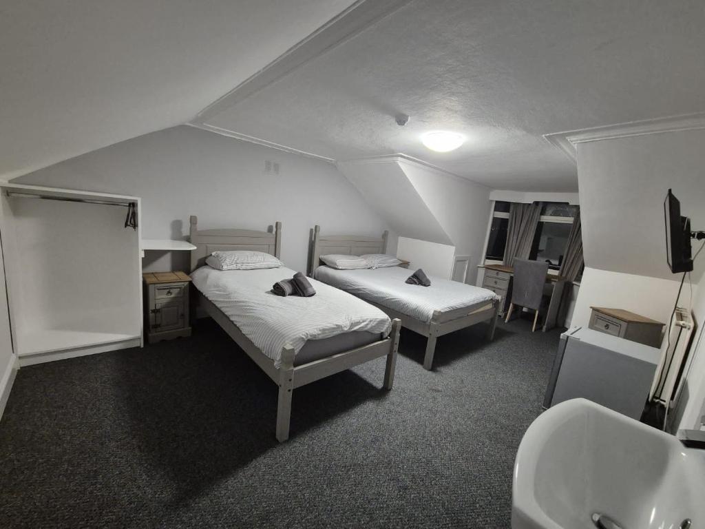 The Queens Hotel photo