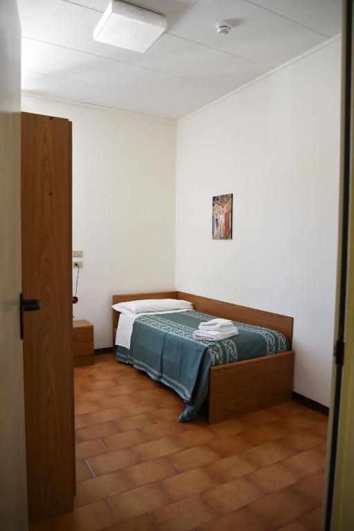 Villa San Giuseppe - Single Room With Shared Bathroom