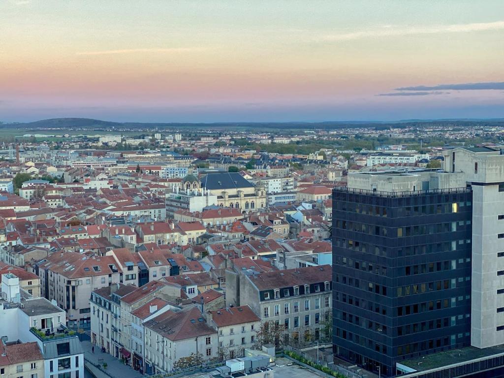 Nespecifikovaný výhled na destinaci Nancy nebo výhled na město při pohledu z apartmánu