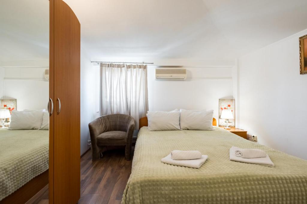 Flowers Grand Hotel Bucharest - Resim 10