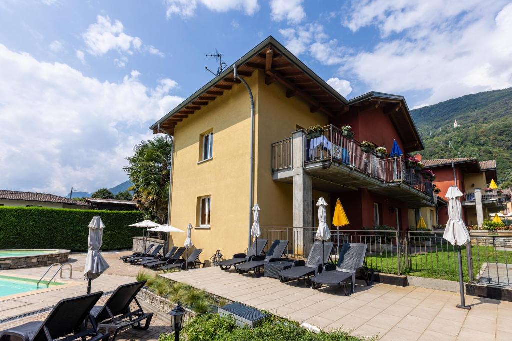 Nespecifikovaný výhled na hory nebo výhled na hory při pohledu z aparthotelu