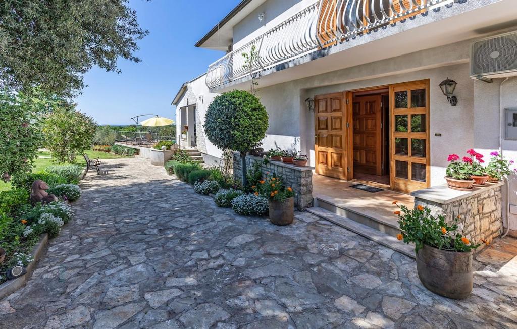 Villa Novela by Istrialux