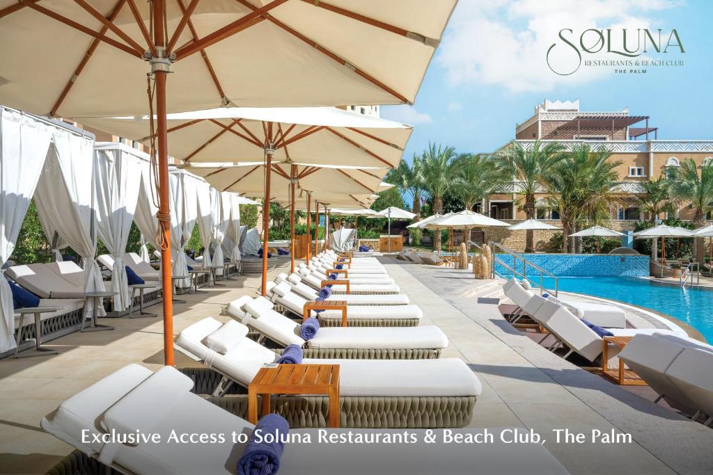 Bazén v ubytování Sky Bay Dubai Business Bay nebo v jeho okolí