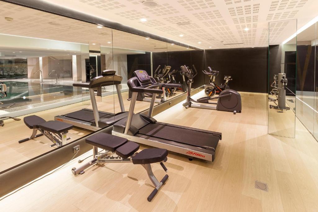 Фитнес-центр и/или тренажеры в Port Benidorm Hotel & Spa 4* Sup