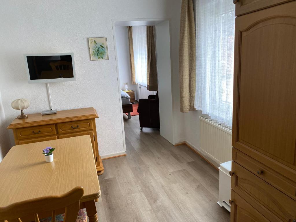 TV a/nebo společenská místnost v ubytování Sabine’s Gästehaus