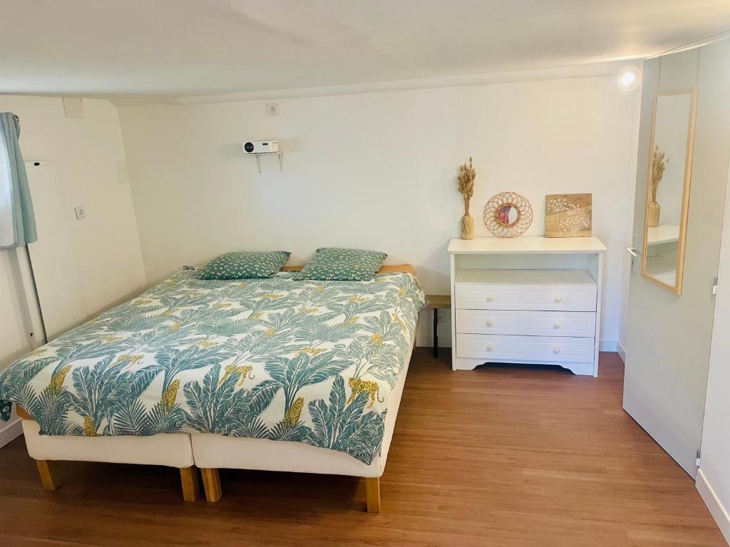 Photo de la galerie de l'établissement Logement en rez de jardin, à Guérard