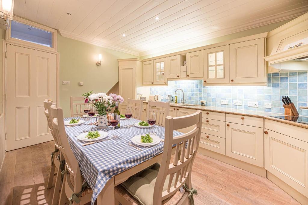 Sea Holly Cottage, Aldeburgh 8