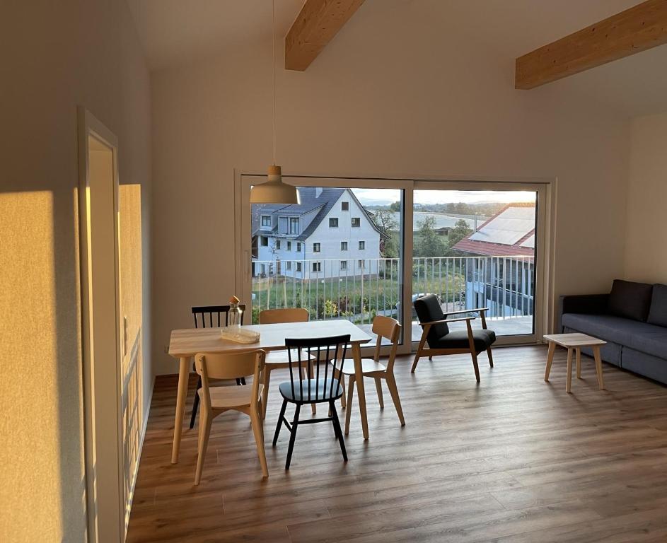 Φωτογραφία από το άλμπουμ του Ferienwohnung - Modern - Ausblick - Bodenseehinterland σε Markdorf