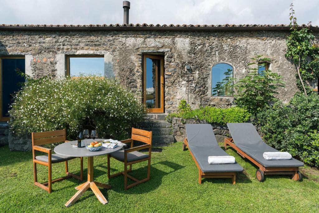 Monaci delle Terre Nere photo 3