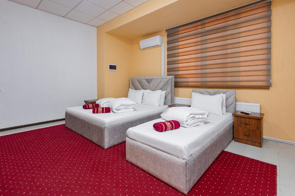Hotel Shodlik - Habitación Triple De Lujo