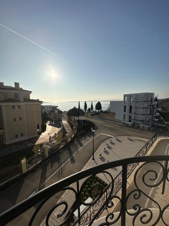 Cosy apartments with sea view in complex PANORAMA, Chernomorets ...