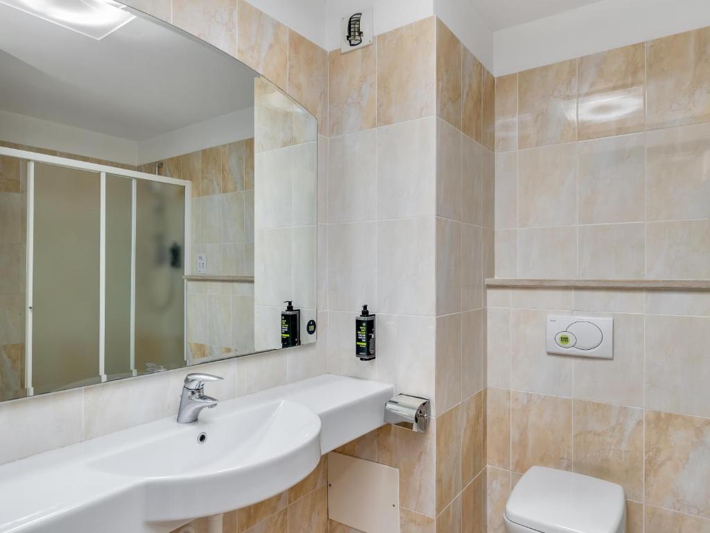 Koupelna v ubytování B&B HOTEL Settimo Torinese