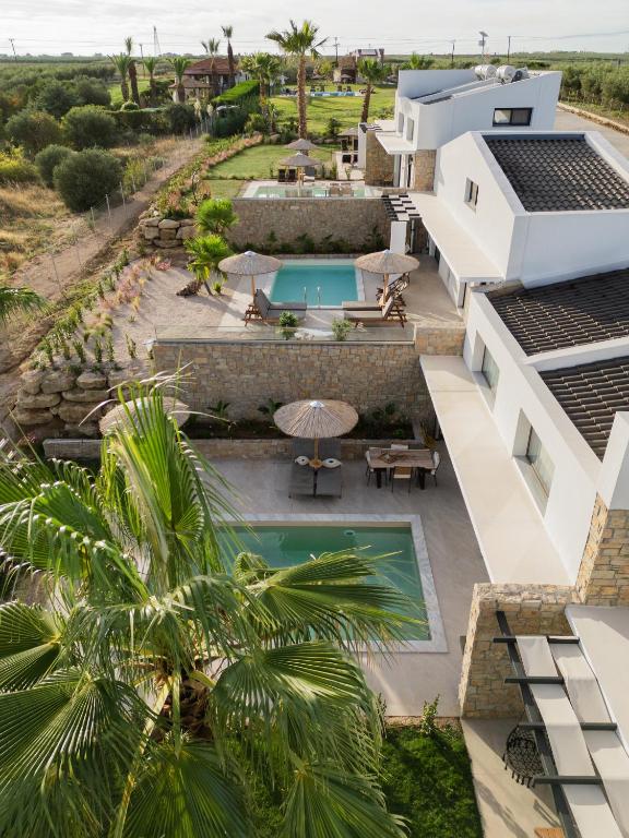 Bazén v ubytování Flamingo View Suites & Villas nebo v jeho okolí