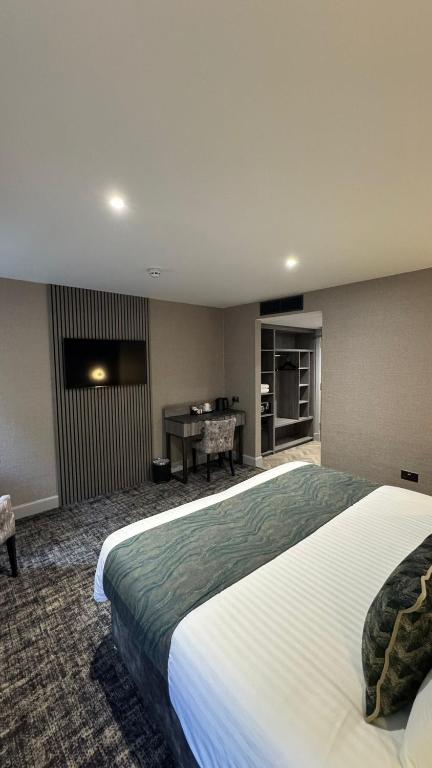 The Knowes Hotel & Restaurant - Deluxe King Room