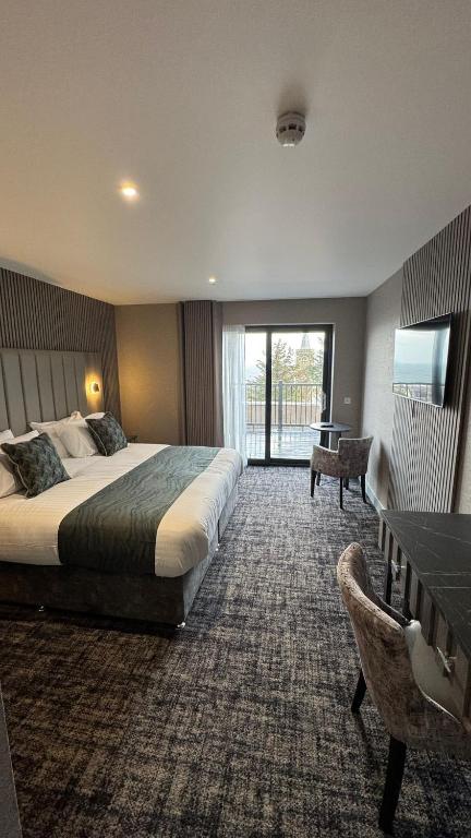 The Knowes Hotel & Restaurant - Deluxe King Room With Terrace