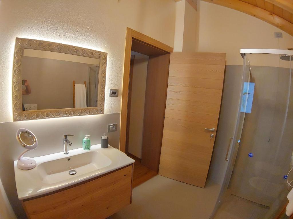 Koupelna v ubytování Casa Simoni