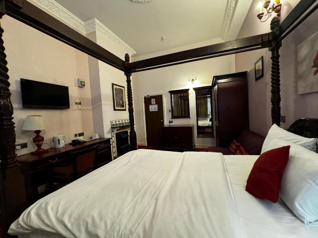 Bridge Park Hotel - 