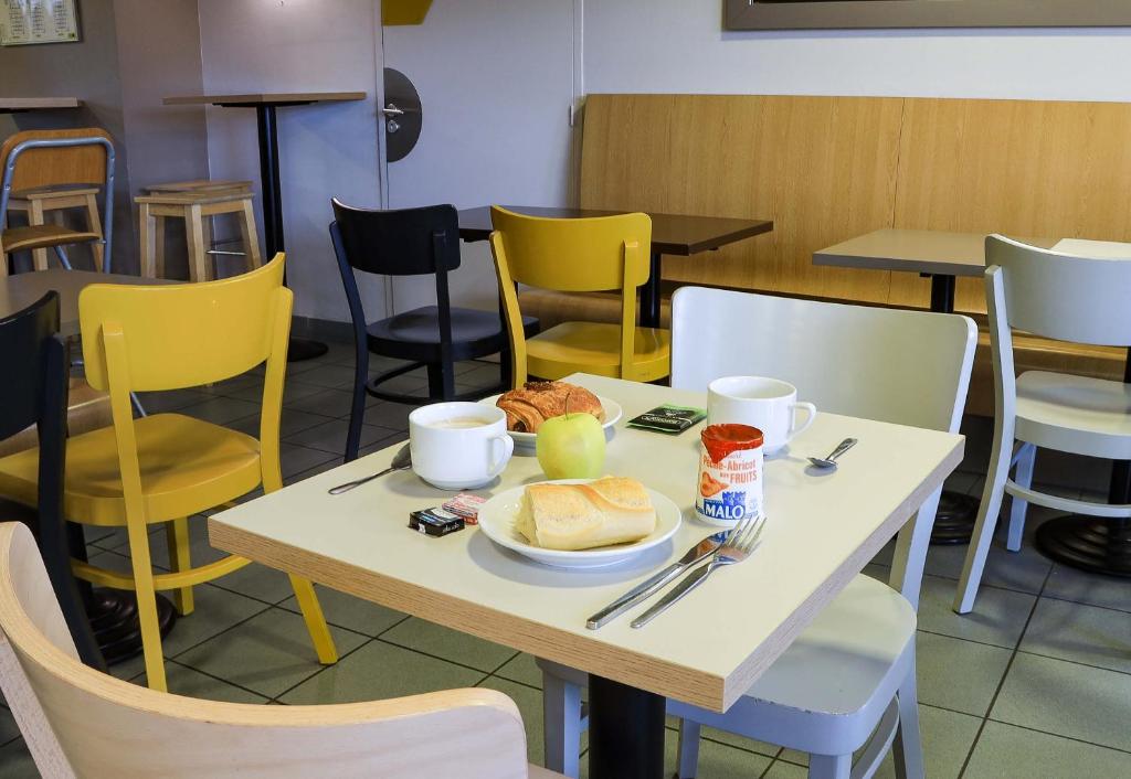 Jídlo v hotelu nebo okolí