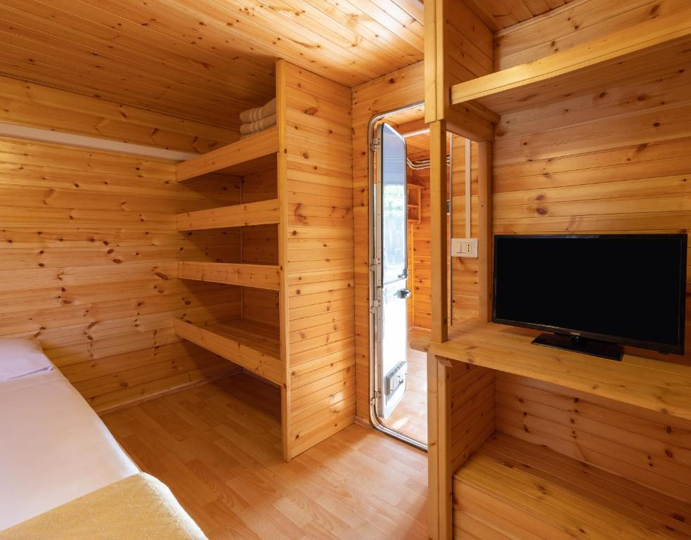 TV a/nebo společenská místnost v ubytování Camping Classe Village