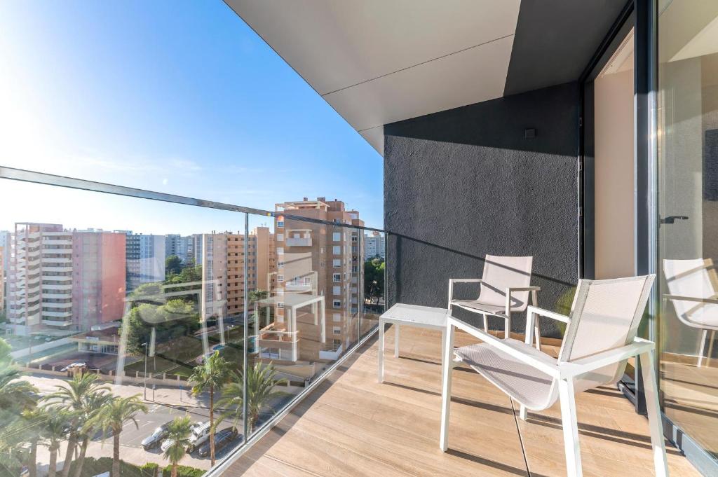 Port Alicante City & Beach - Dreibettzimmer Mit Terrasse (2 Erwachsene)