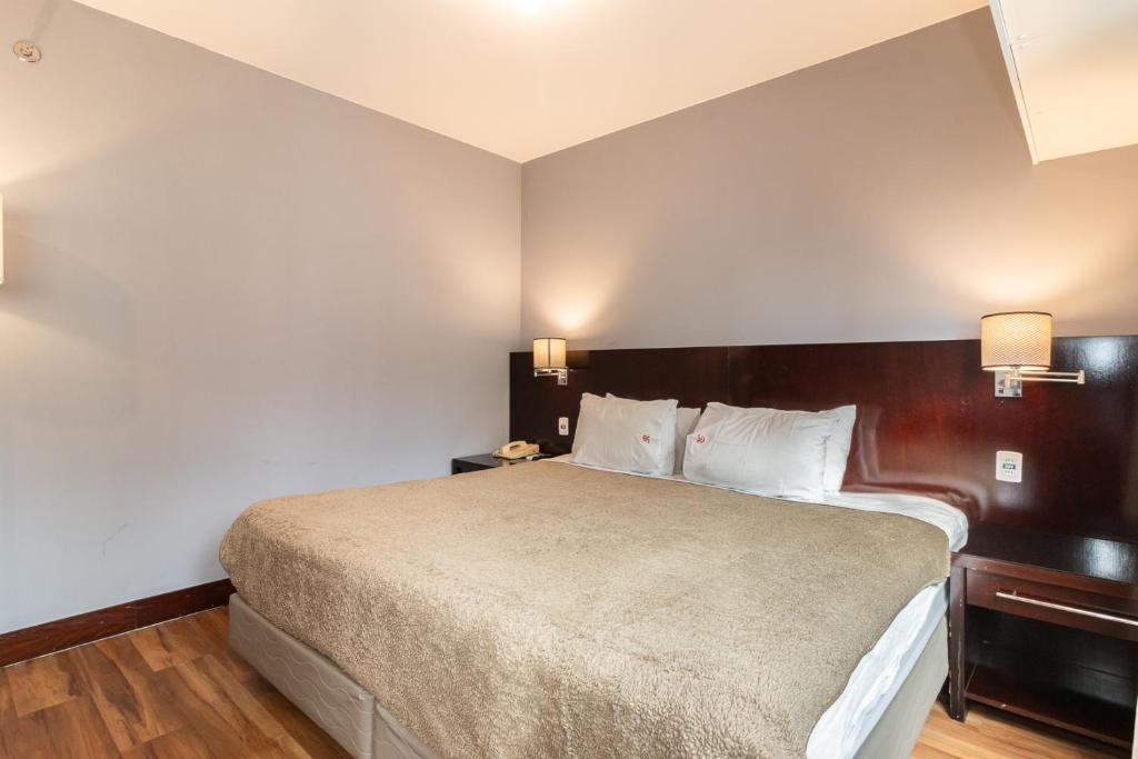 A1 Flats WYM Brooklin - Superior King Suite