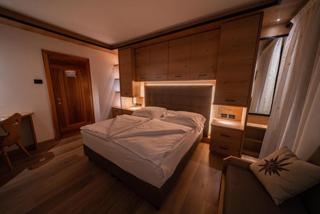 Zdjęcie z galerii obiektu HOTEL FONTANA w mieście Sappada