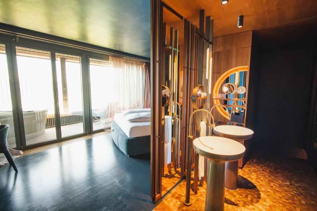 Ένα μπάνιο στο Sonne Seehotel