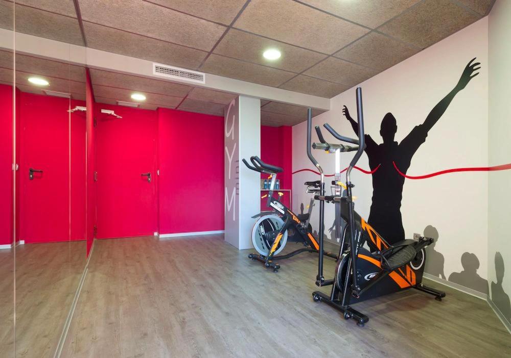Fitness centrum a/nebo fitness zařízení v ubytování Port Feria Valencia