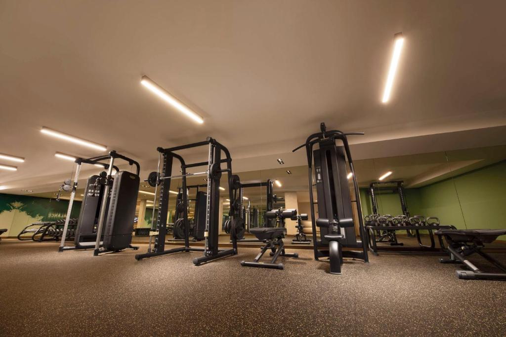 Fitness centrum a/nebo fitness zařízení v ubytování Hilton Petaling Jaya