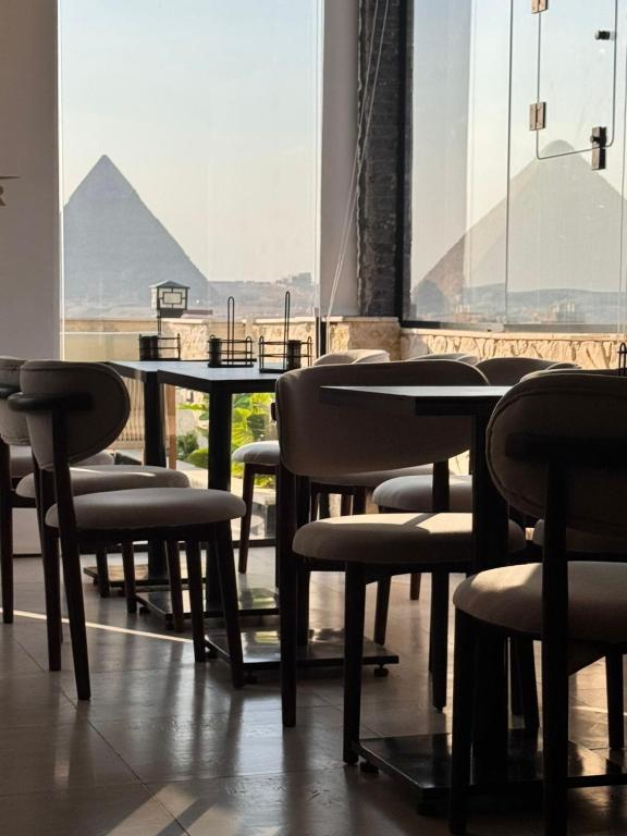 Nespecifikovaný výhled na hory nebo výhled na hory při pohledu z aparthotelu
