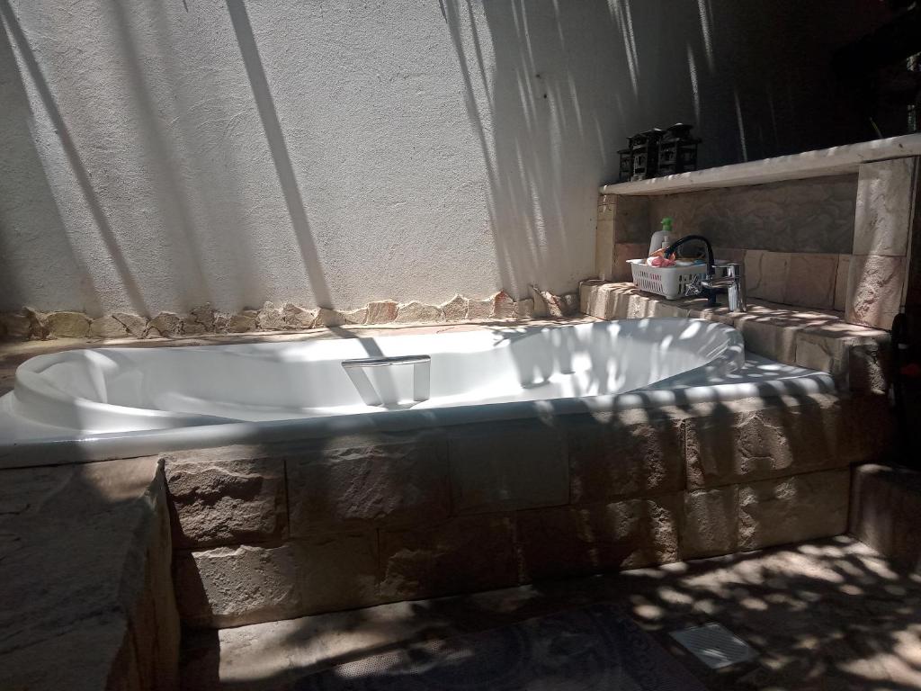 Fotografie z fotogalerie ubytování Espacios amplios con terraza y piscina spa v destinaci San Lorenzo