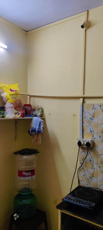 Η κουζίνα ή μικρή κουζίνα στο Cozy room in versova