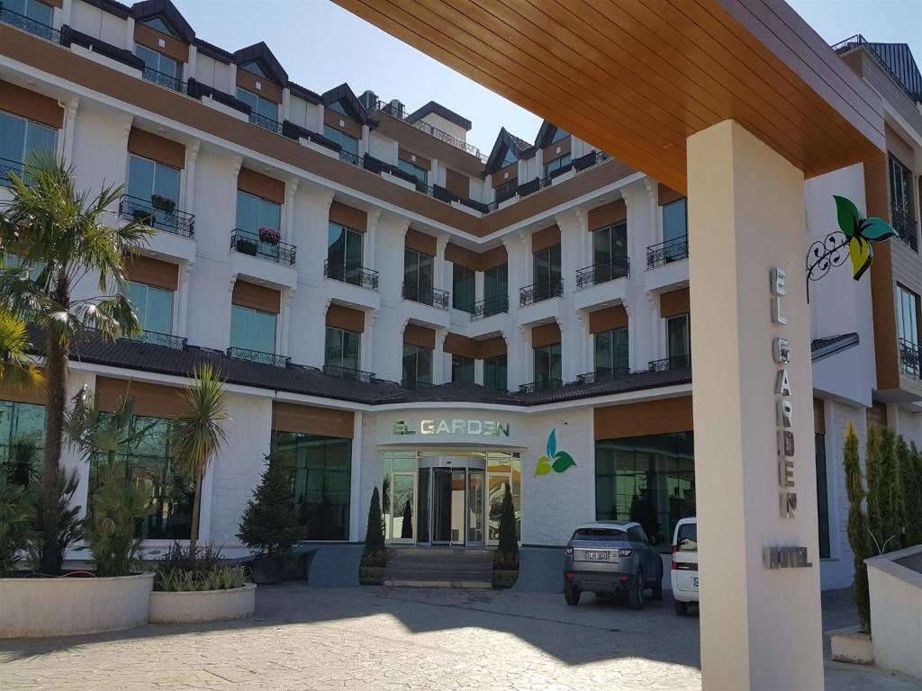 una representación del exterior de un hotel en Elgarden Hotel & Residence, en Masukiye