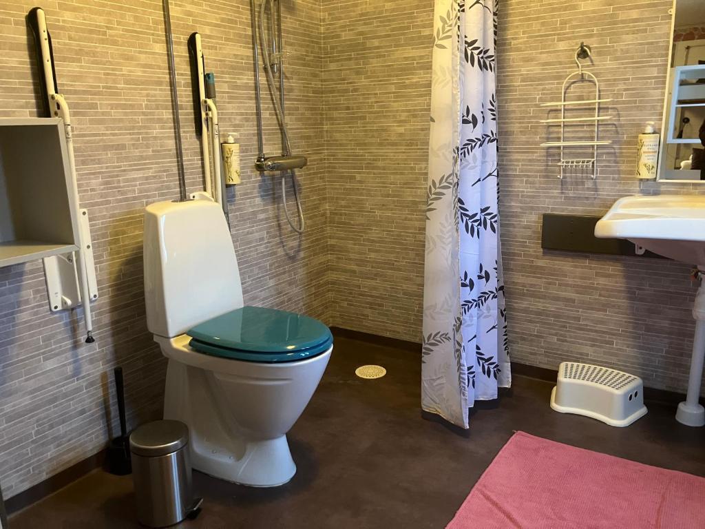 Koupelna v ubytování STF Lugnåsberget Ekohotell