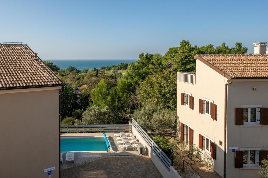 Basen w obiekcie 6-bedroom Villa Chiara with Sea View lub w pobliżu