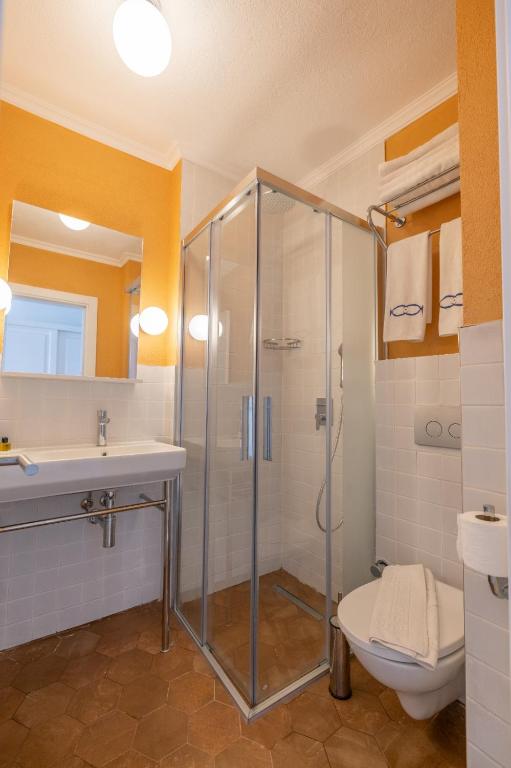 Koupelna v ubytování MARBAS SELECT BEACH , Adult Only 14 Plus