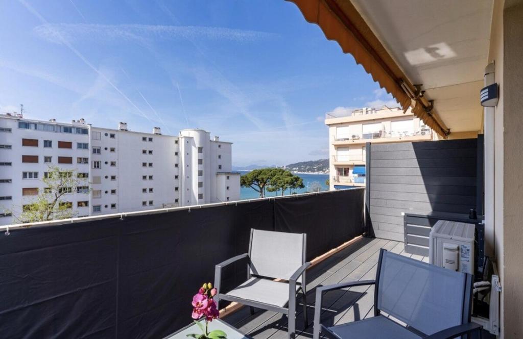 Balkón nebo terasa v ubytování Grand studio vue mer à Antibes