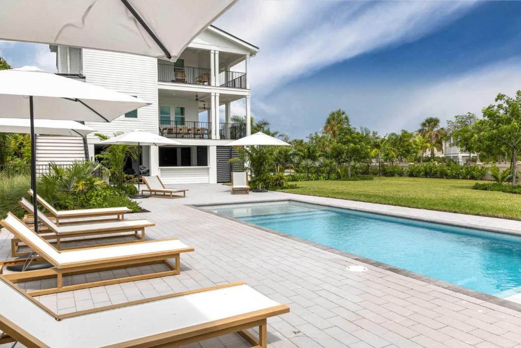 The Ebberly House - Amazing Pool in Gated Community, Key West (updated ...