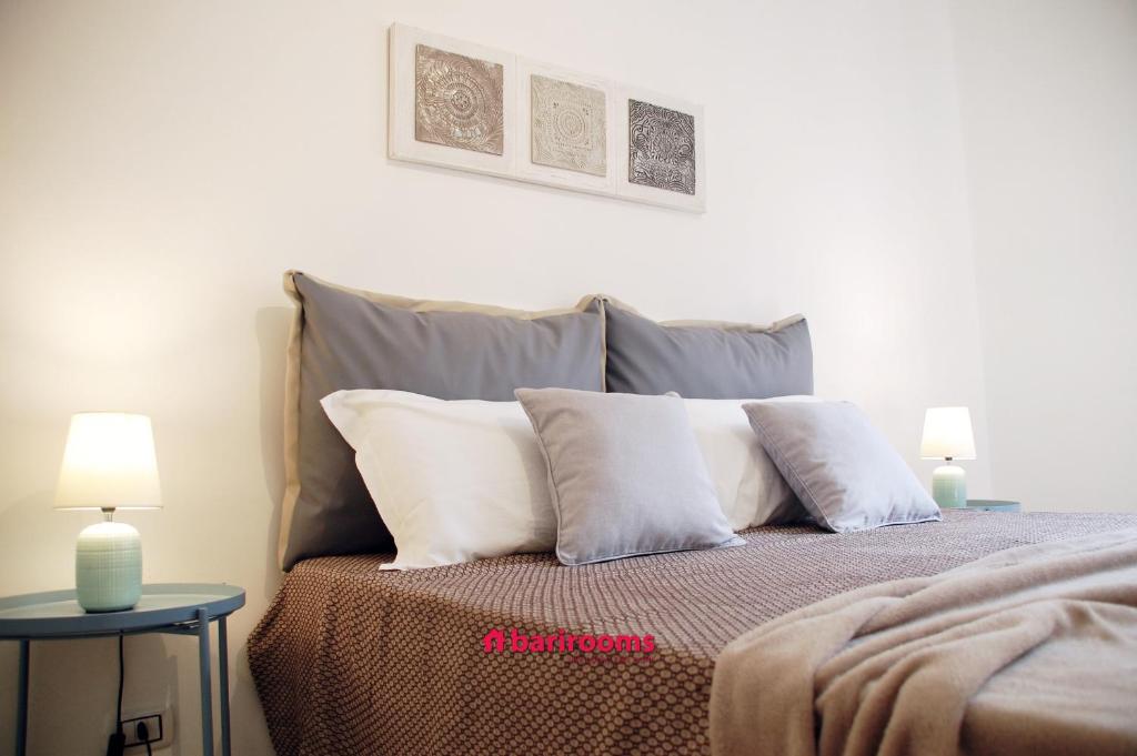 BARI ROOMS Central Station - Double Room With Shared Bathroom