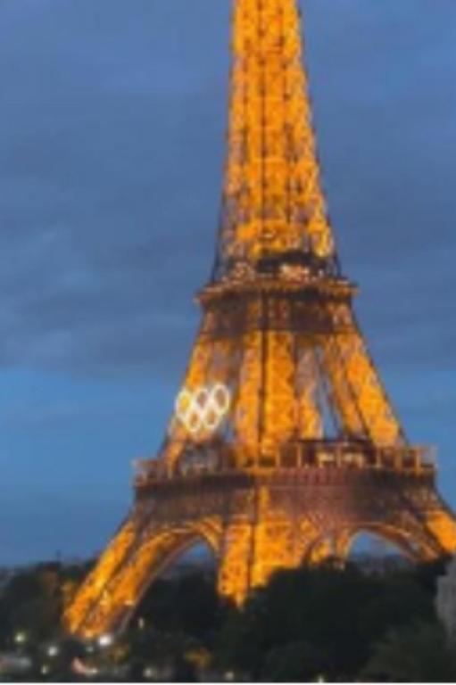 - fermeture de la tour d'Eiffel la nuit dans l'établissement Corazon de Paris, à Paris