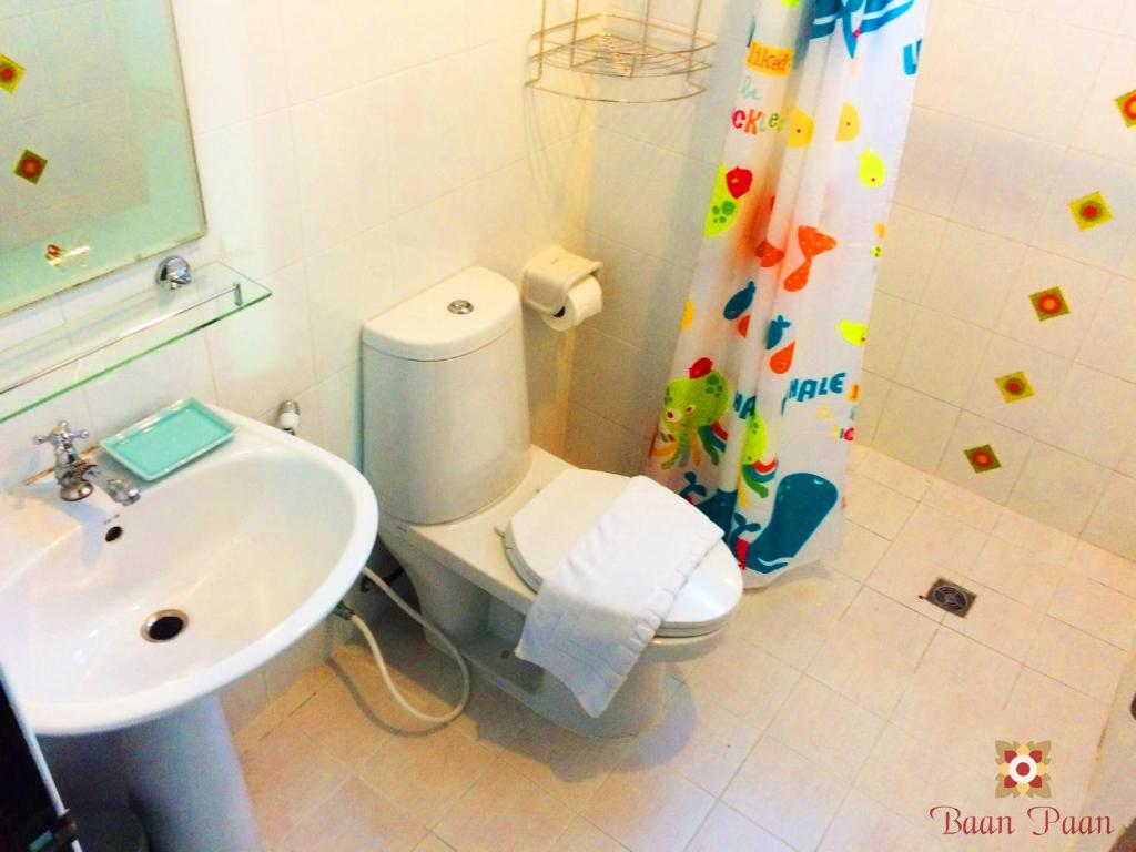 Koupelna v ubytování Baan Paan Hua Hin