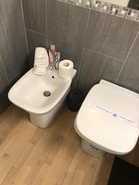 Kúpeľňa v ubytovaní JEF Apartments Fontana di Trevi Loft, Roma